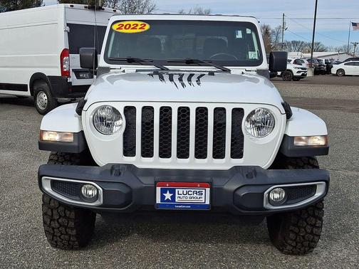 2022 Jeep Gladiator Sport