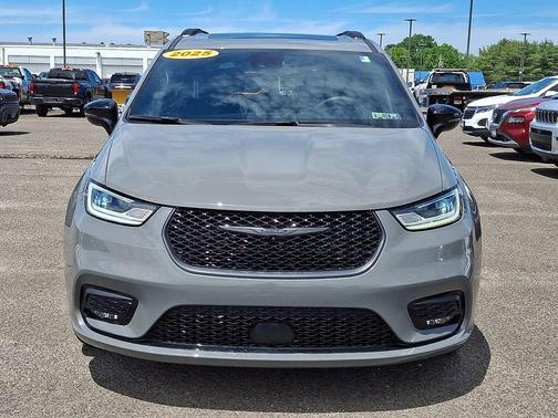 Gray Clearcoat 2025 Chrysler Pacifica Limited