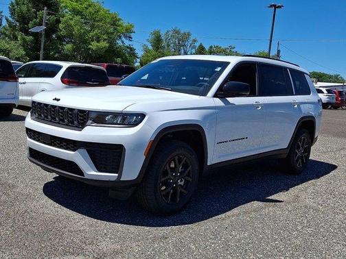 Bright White Clearcoat 2026 Jeep Grand Cherokee L Laredo