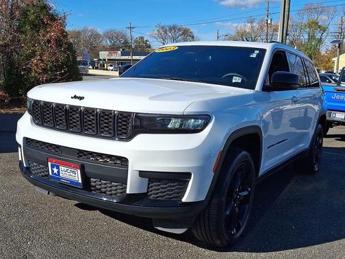 2023 Jeep Grand Cherokee L Laredo