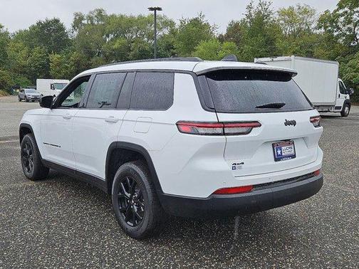 2025 Jeep Grand Cherokee L Laredo