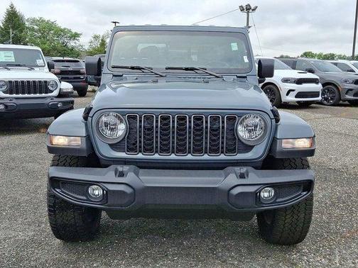 2025 Jeep Gladiator Sport