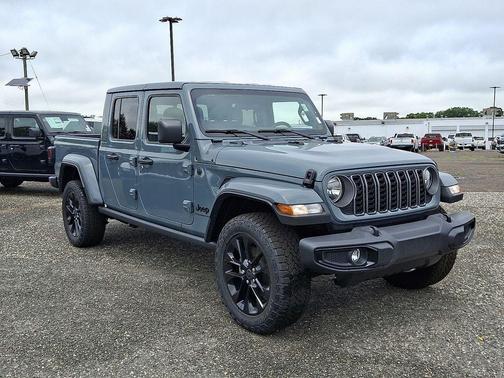 2025 Jeep Gladiator Sport