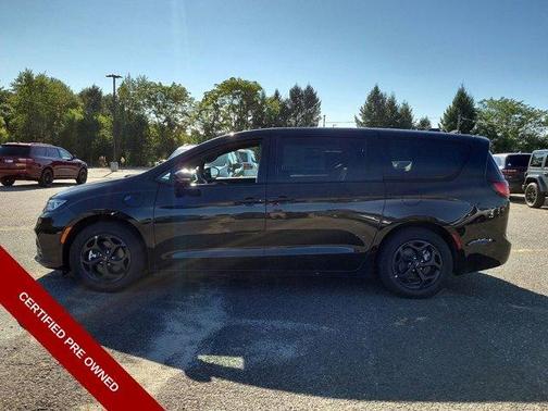 2023 Chrysler Pacifica Hybrid Limited