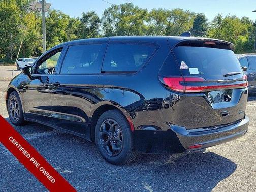 2023 Chrysler Pacifica Hybrid Limited