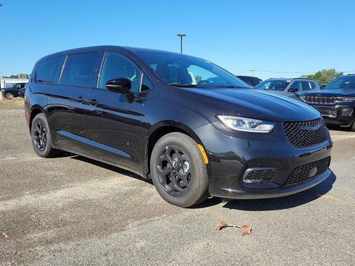 2023 Chrysler Pacifica Hybrid Limited
