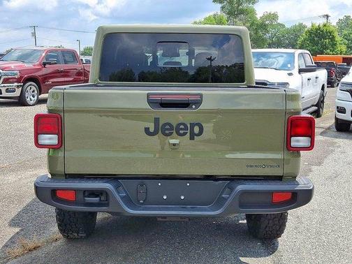 2025 Jeep Gladiator Sport