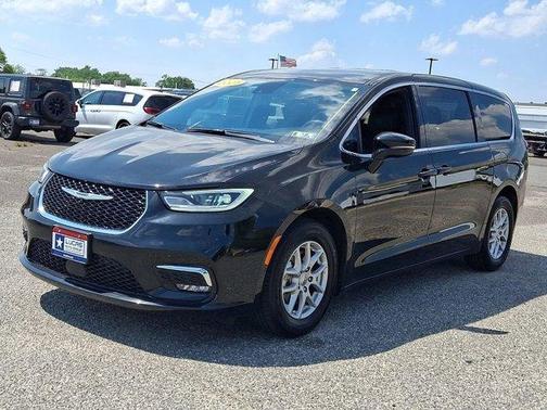 Diamond Black 2025 Chrysler Pacifica Select