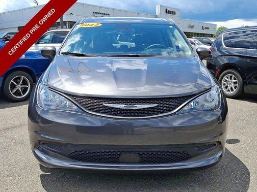 2023 Chrysler Voyager LX