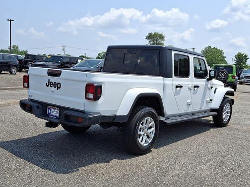 2023 Jeep Gladiator Sport