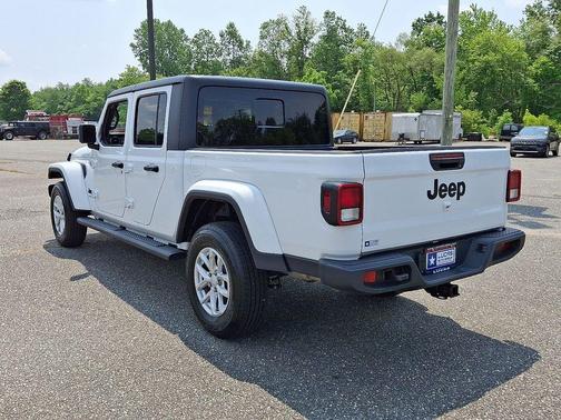 2023 Jeep Gladiator Sport