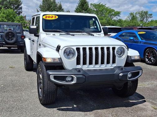 2023 Jeep Gladiator Overland