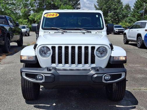 2023 Jeep Gladiator Overland