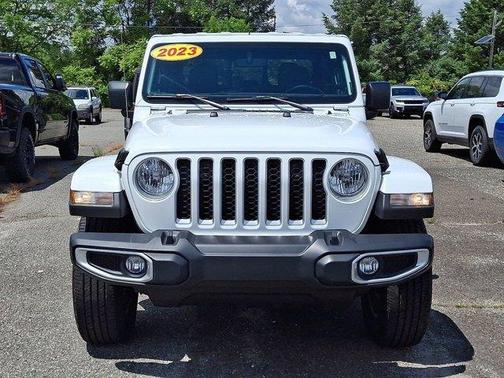 2023 Jeep Gladiator Overland