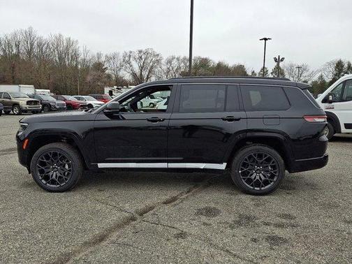 Diamond Black 2026 Jeep Grand Cherokee L Summit