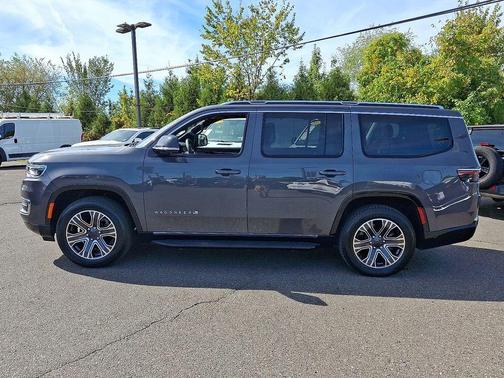 2024 Jeep Wagoneer Base