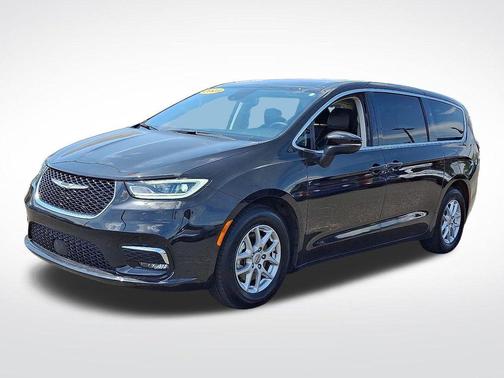 2023 Chrysler Pacifica Touring-L