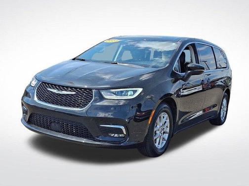 2023 Chrysler Pacifica Touring-L