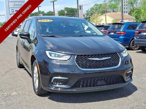 2023 Chrysler Pacifica Touring-L