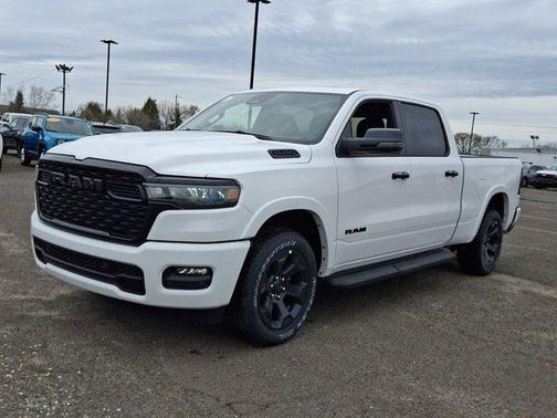 Bright White Clearcoat 2026 RAM 1500 Big Horn/Lone Star