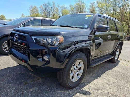 Midnight Black Metallic 2017 Toyota 4Runner SR5 Premium