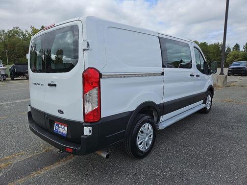 2022 Ford Transit-250 Base