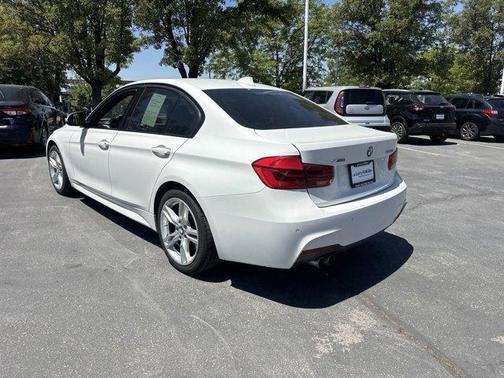 2017 BMW 330 i xDrive