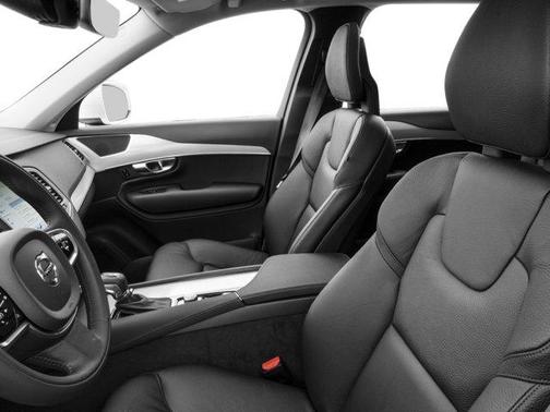 2016 Volvo XC90 T5 Momentum