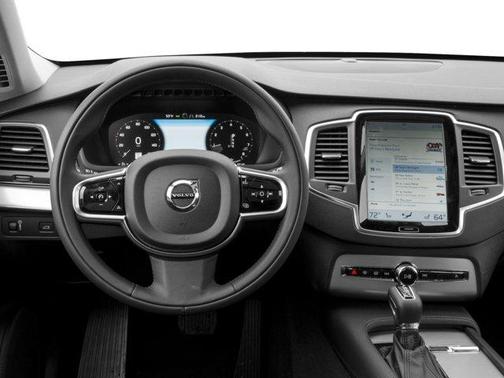 2016 Volvo XC90 T5 Momentum