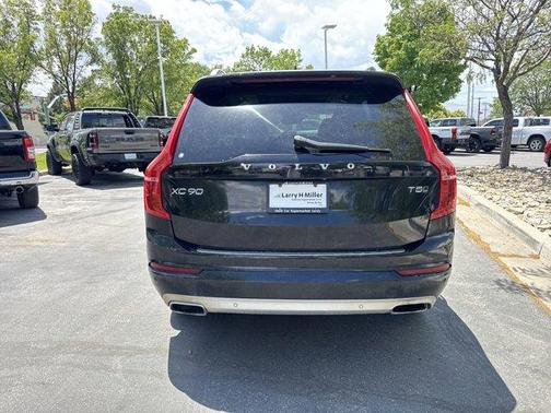 2016 Volvo XC90 T5 Momentum