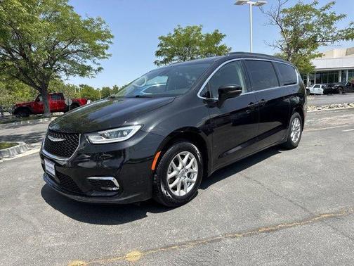 2022 Chrysler Pacifica Touring-L