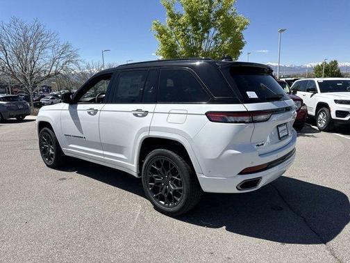 2025 Jeep Grand Cherokee Summit