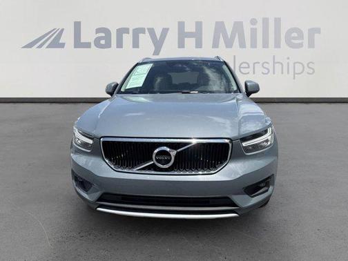 2020 Volvo XC40 T5 Momentum
