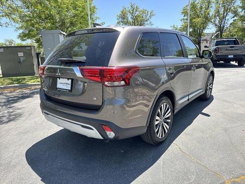 2020 Mitsubishi Outlander SE