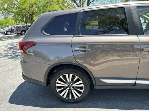 2020 Mitsubishi Outlander SE
