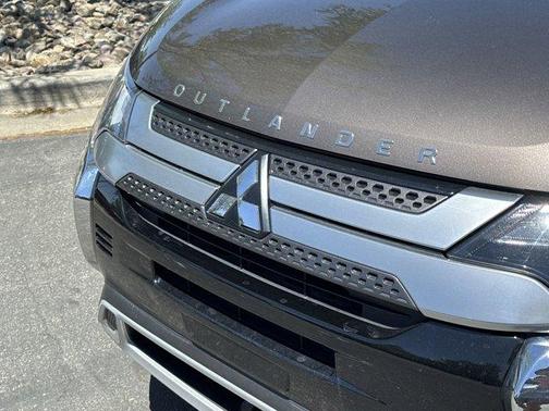 2020 Mitsubishi Outlander SE