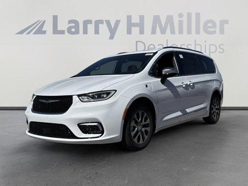 2025 Chrysler Pacifica Hybrid Pinnacle
