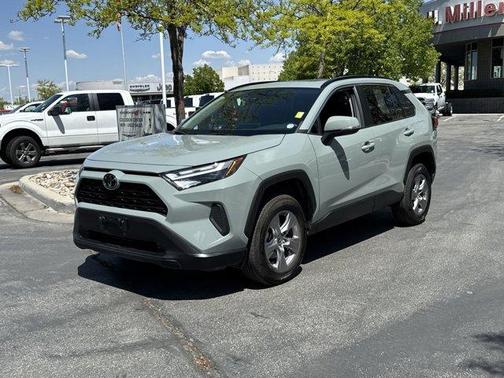 2022 Toyota RAV4 XLE