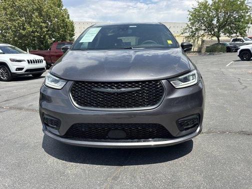 2023 Chrysler Pacifica Hybrid Touring L