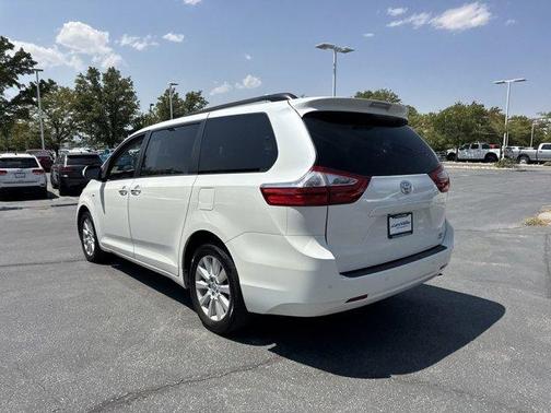 2017 Toyota Sienna XLE Premium