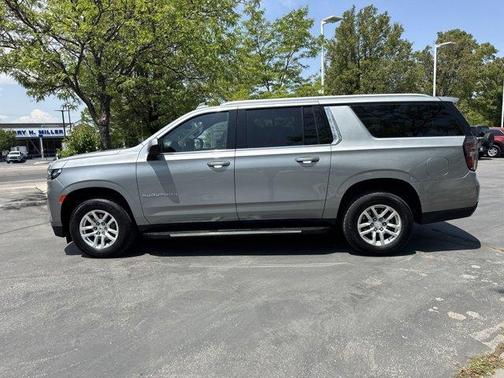 2023 Chevrolet Suburban LT
