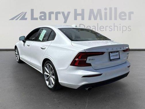 2020 Volvo S60 T6 Momentum