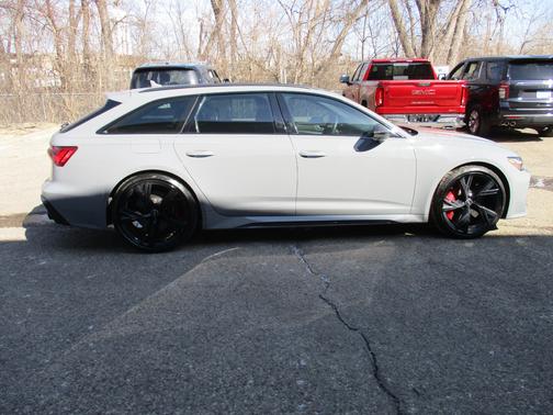Gray 2021 Audi RS 6 Avant 4.0T