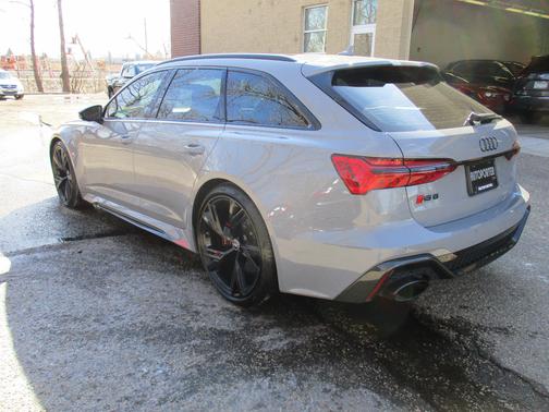 Gray 2021 Audi RS 6 Avant 4.0T