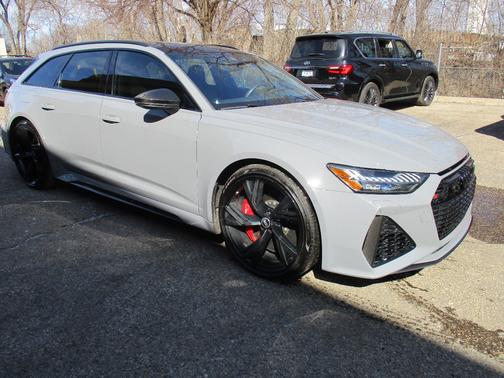 Gray 2021 Audi RS 6 Avant 4.0T