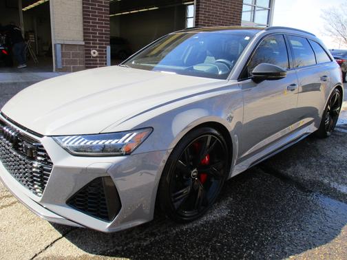 Gray 2021 Audi RS 6 Avant 4.0T
