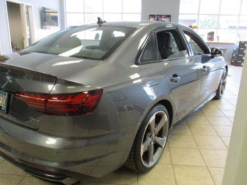 2023 Audi A4 45 S line Premium Plus