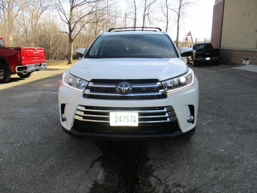 White 2018 Toyota Highlander Limited