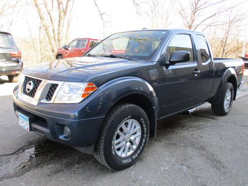 Blue 2017 Nissan Frontier SV