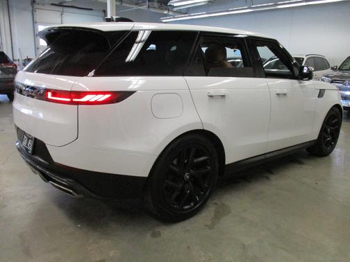 2025 Land Rover Range Rover Sport P360 SE